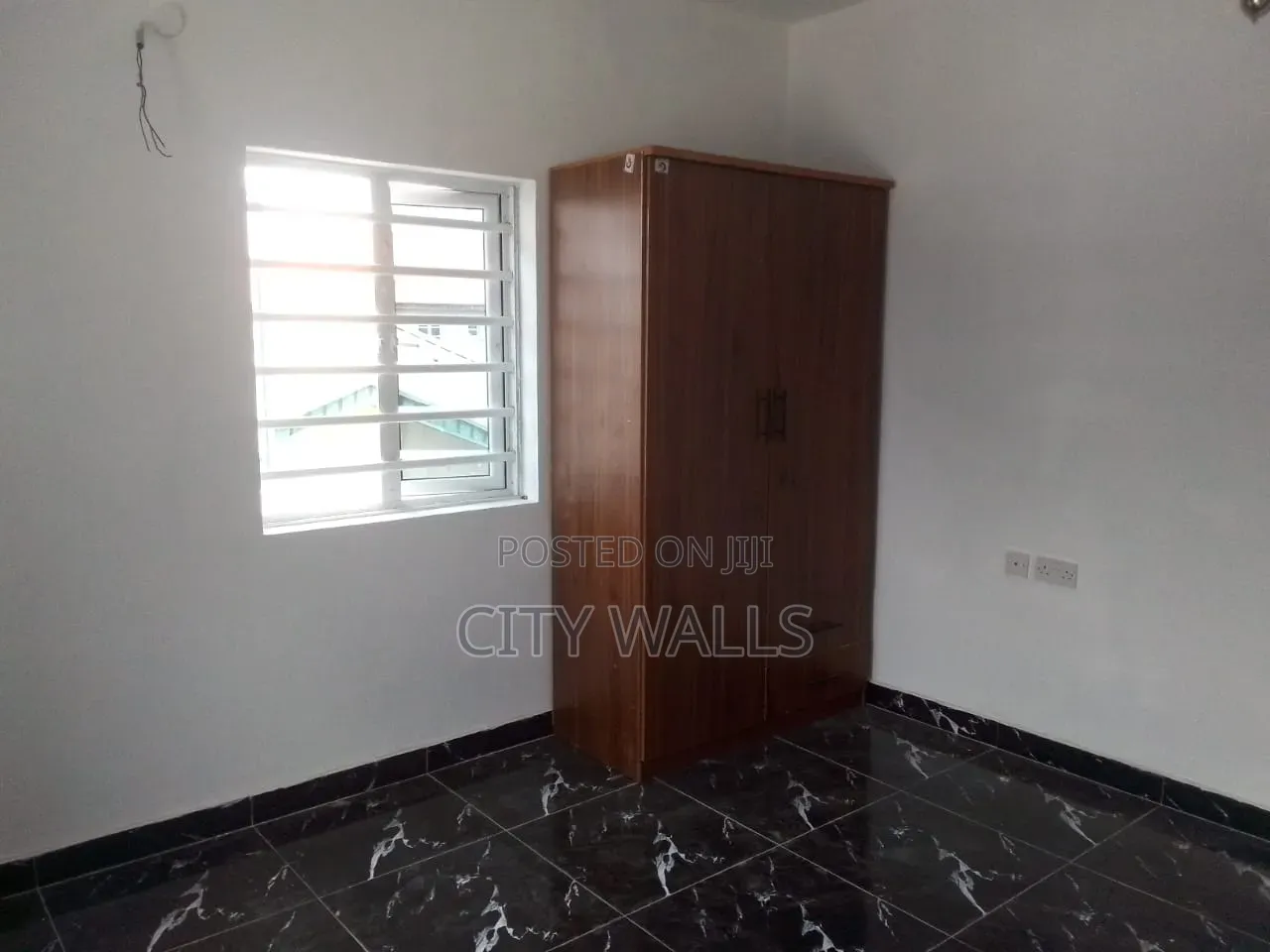 2bdrm Block of Flats in Ogombo for rent