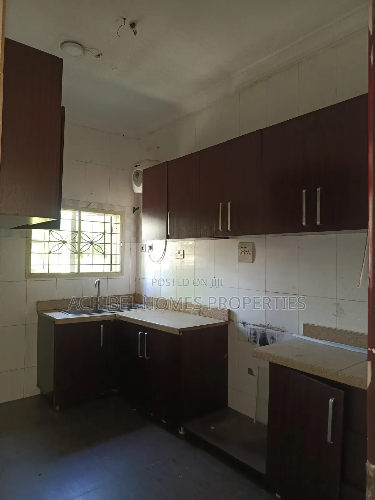 3bdrm Bungalow in Off Hakeem Dickson, Lekki Phase 1 for rent