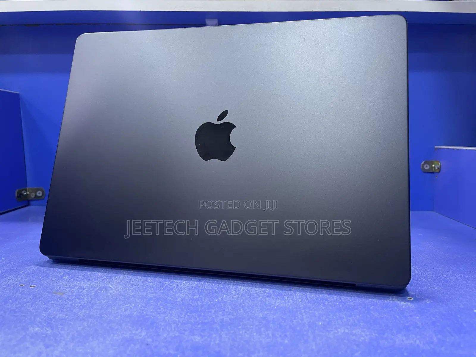 Apple MacBook Pro 2023 M3 Pro 14-inch 36GB Apple M3 Pro SSD 512GB