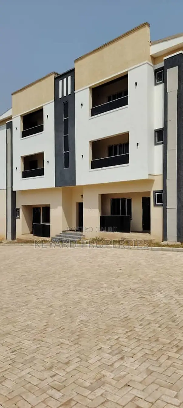 3bdrm Apartment in Kaura for sale