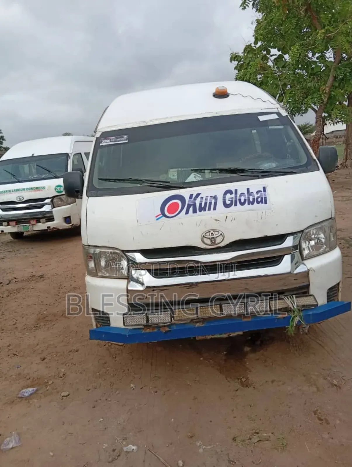 Toyota HiAce 2012 White