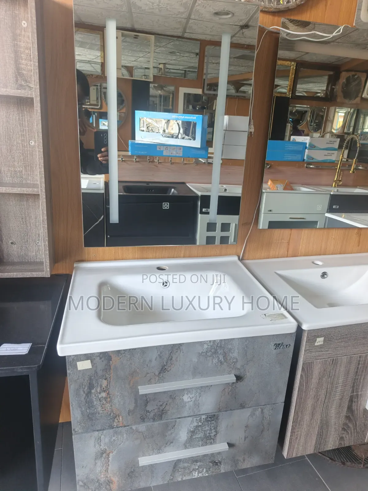 Luxury Cabinet With Led Mirror