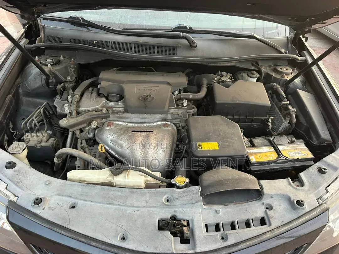 Toyota Camry SE Sport 4dr Sedan w/Prod. End 11/13 (2.5L 4cyl 6A) 2014