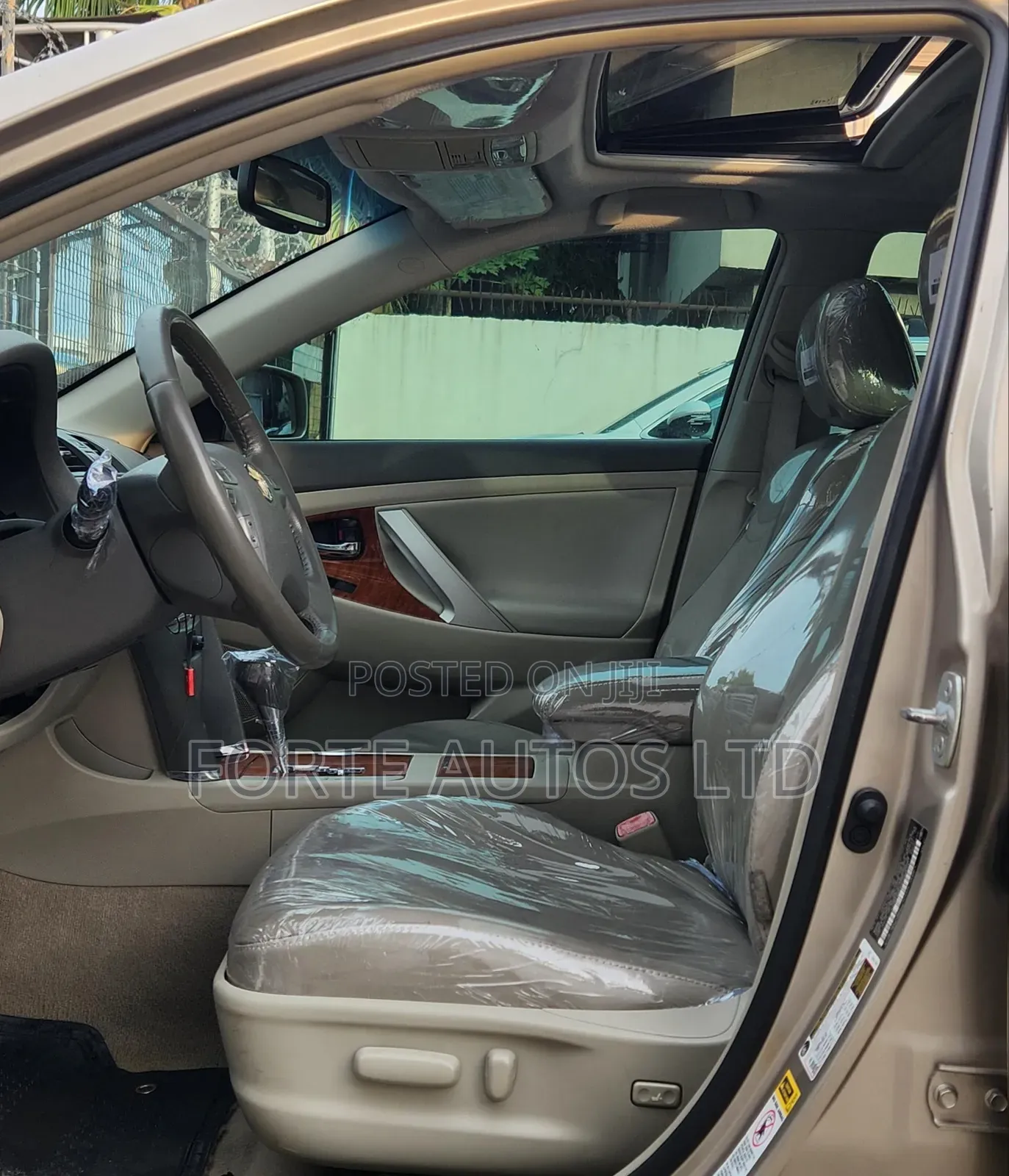 Toyota Camry XLE 4dr Sedan (2.4L 4cyl 5A) 2009 Gold
