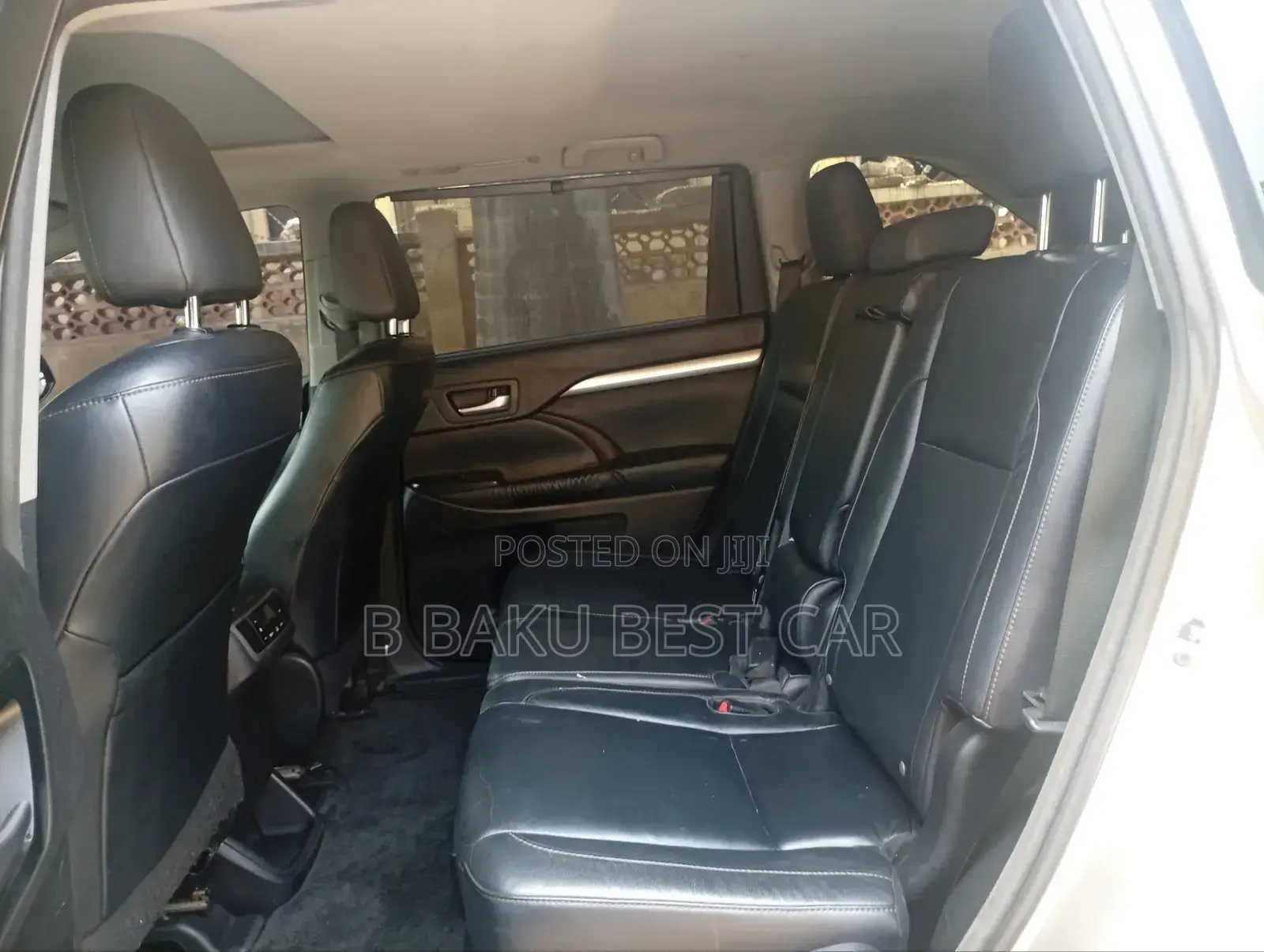 Toyota Highlander XLE 4x2 V6 (3.5L 6cyl 8A) 2018 Gold