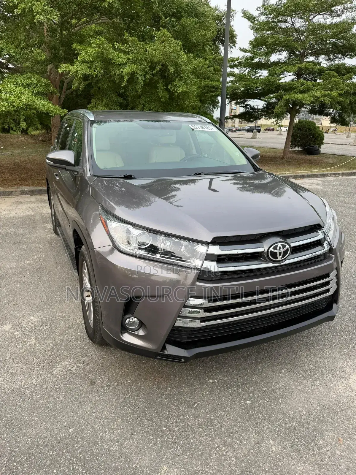Toyota Highlander XLE 4dr SUV AWD (3.5L 6cyl 6A) 2015 Gray