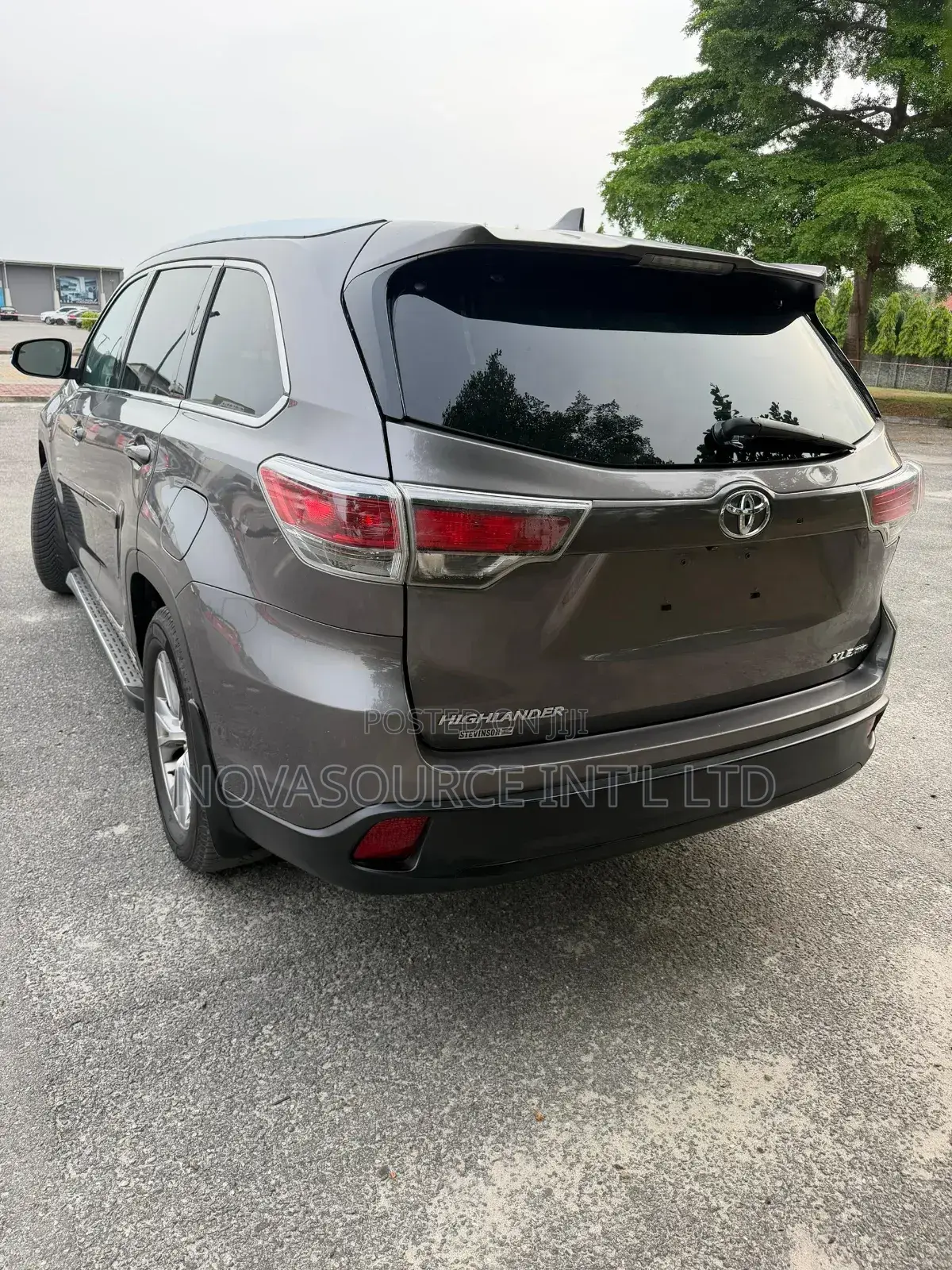 Toyota Highlander XLE 4dr SUV AWD (3.5L 6cyl 6A) 2015 Gray