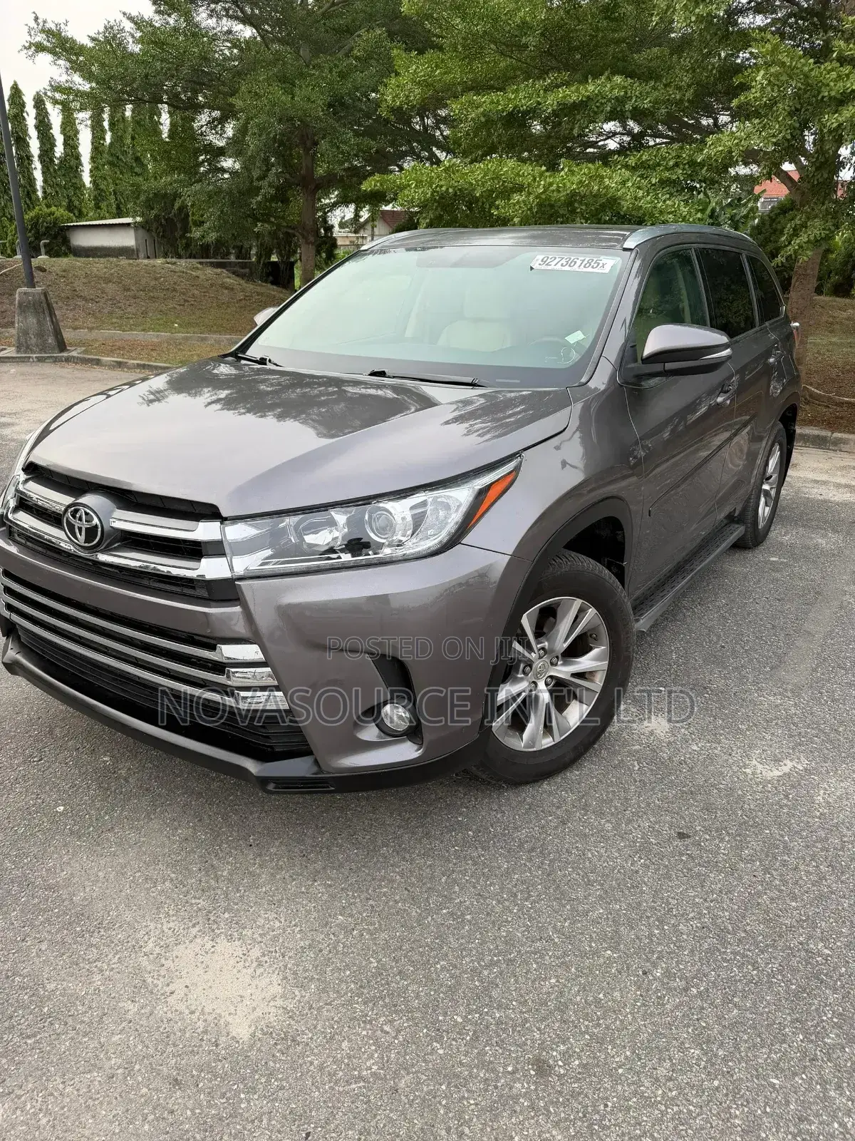 Toyota Highlander XLE 4dr SUV AWD (3.5L 6cyl 6A) 2015 Gray