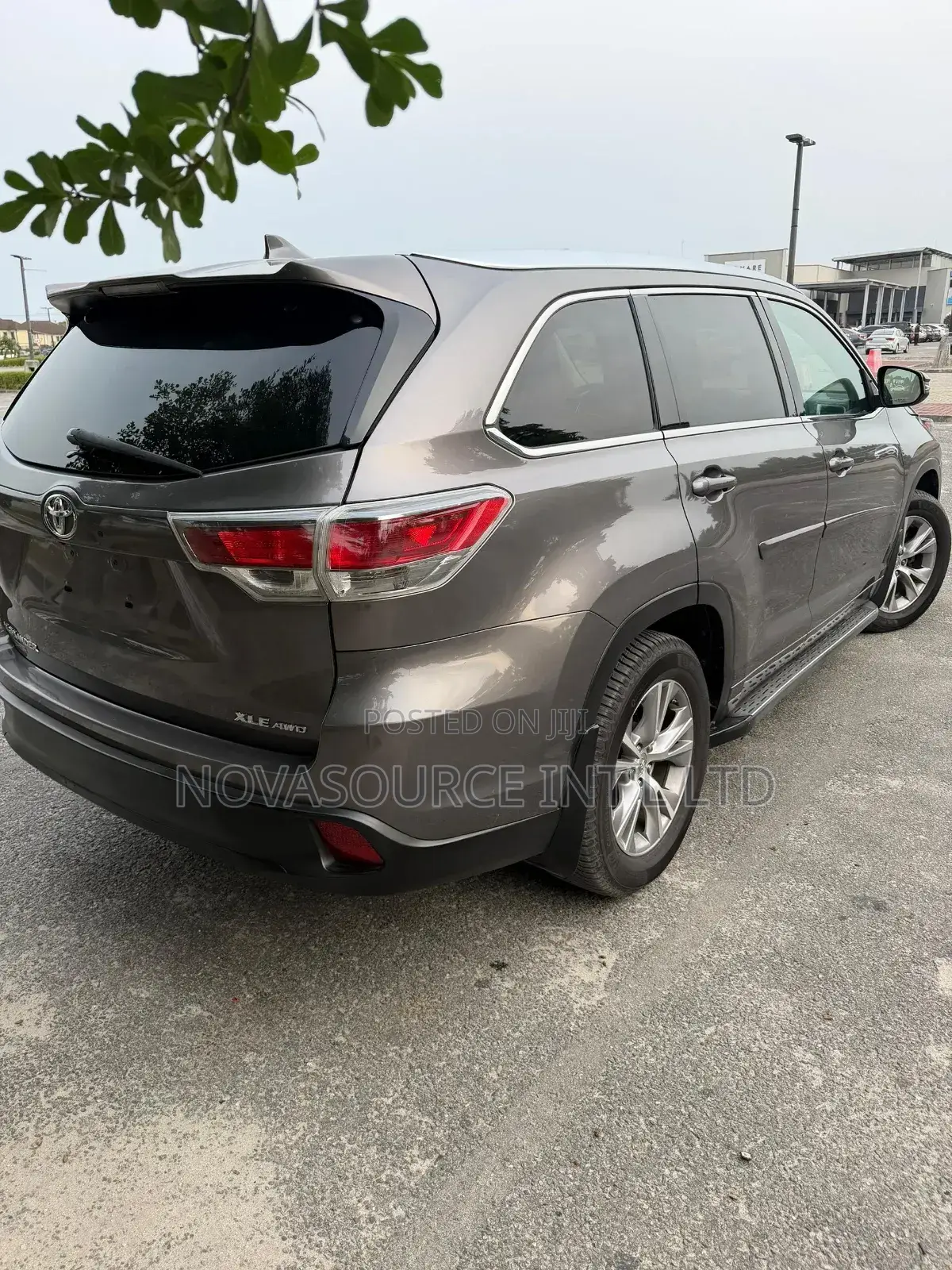 Toyota Highlander XLE 4dr SUV AWD (3.5L 6cyl 6A) 2015 Gray