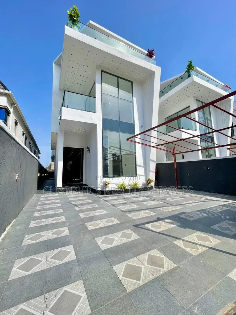 5bdrm Duplex in Off Lekki-Epe Expressway for sale