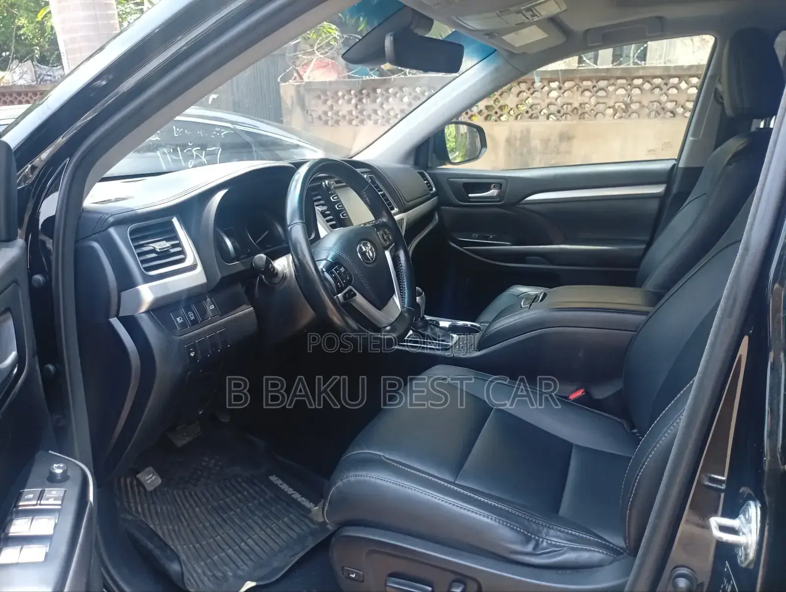 Toyota Highlander XLE 4x4 V6 (3.5L 6cyl 8A) 2018 Black