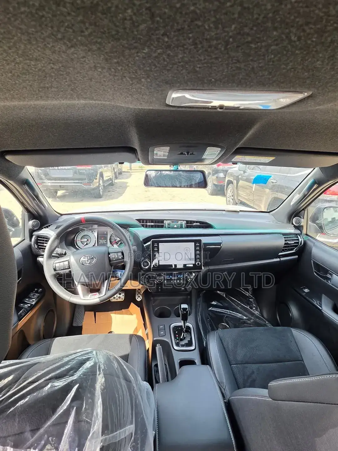 New Toyota Hilux 2025 Black