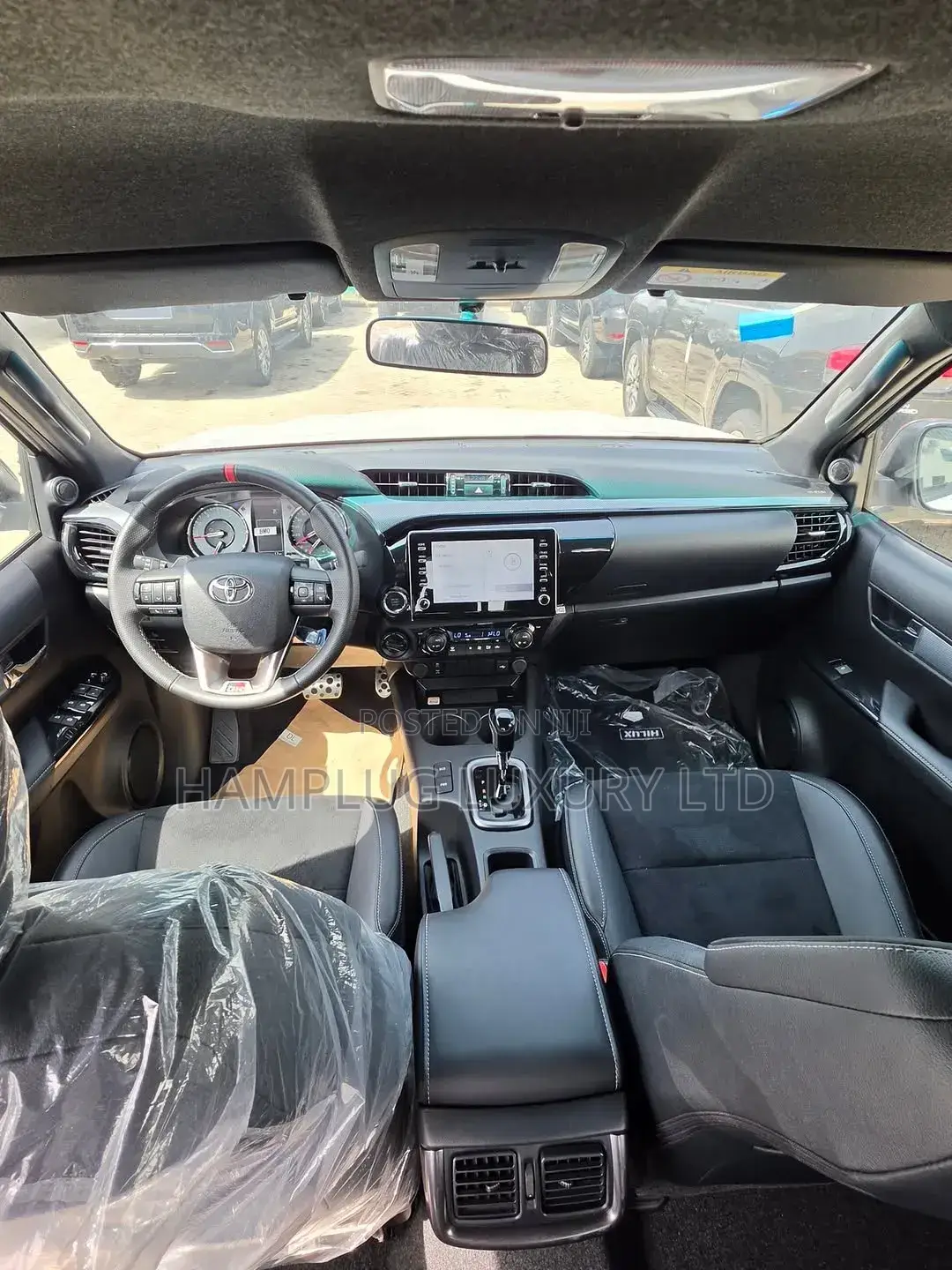 New Toyota Hilux 2025 Black