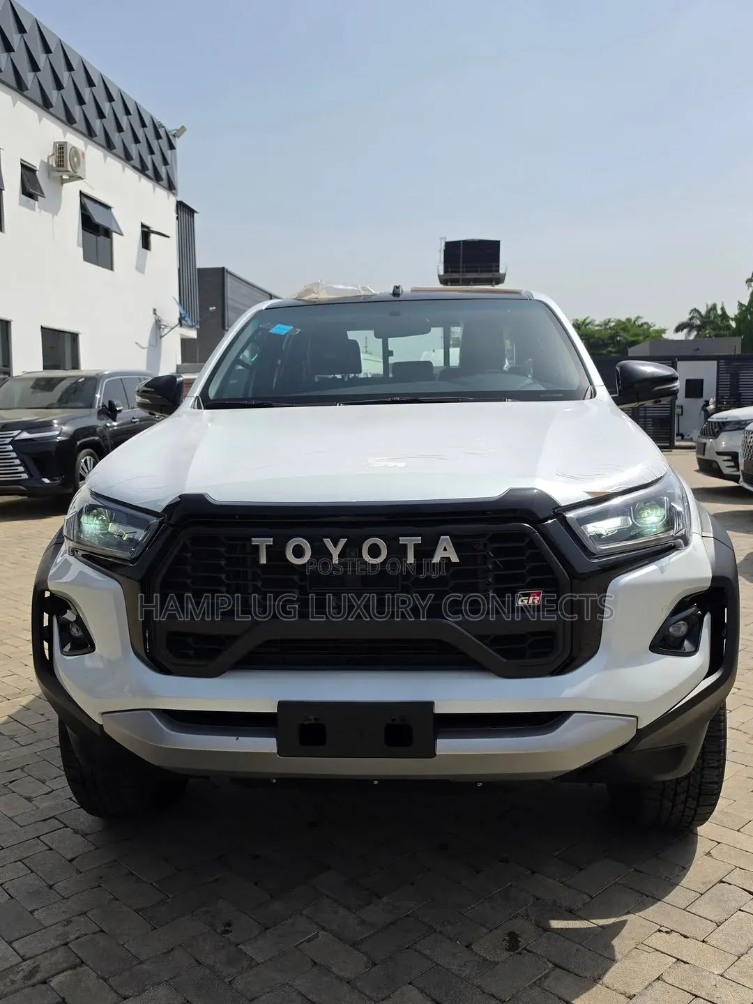 New Toyota Hilux 2025 White