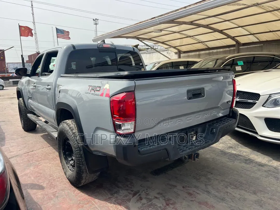 Toyota Tacoma Limited 2017 Gray
