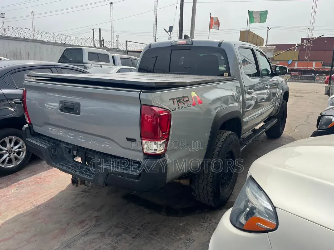 Toyota Tacoma Limited 2017 Gray
