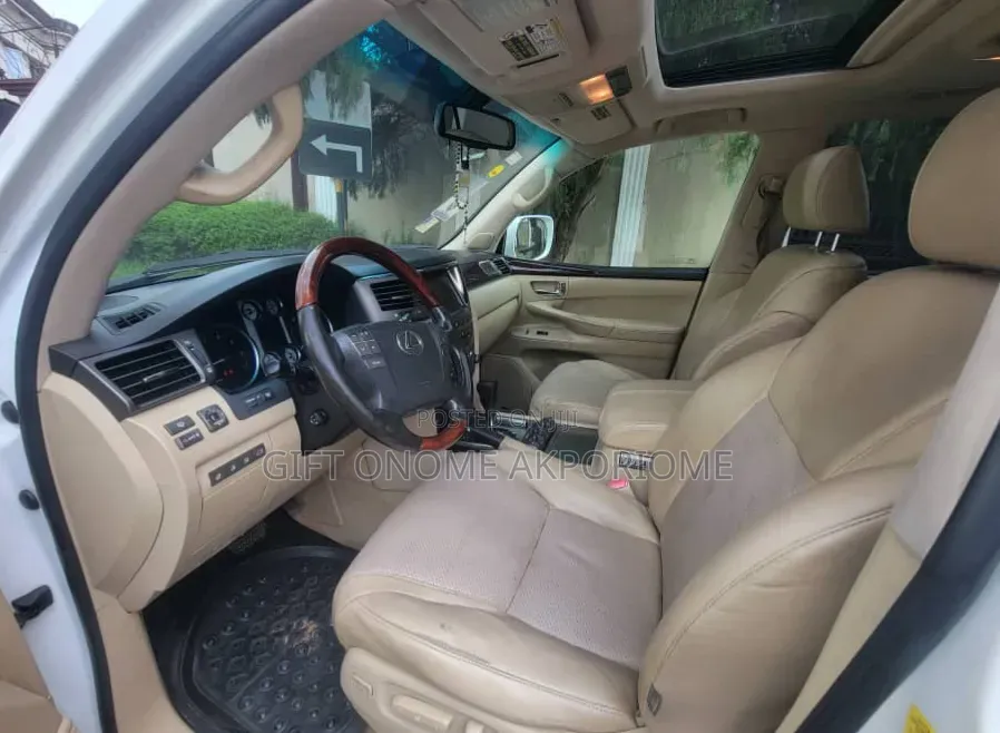 Lexus LX 570 2011 White