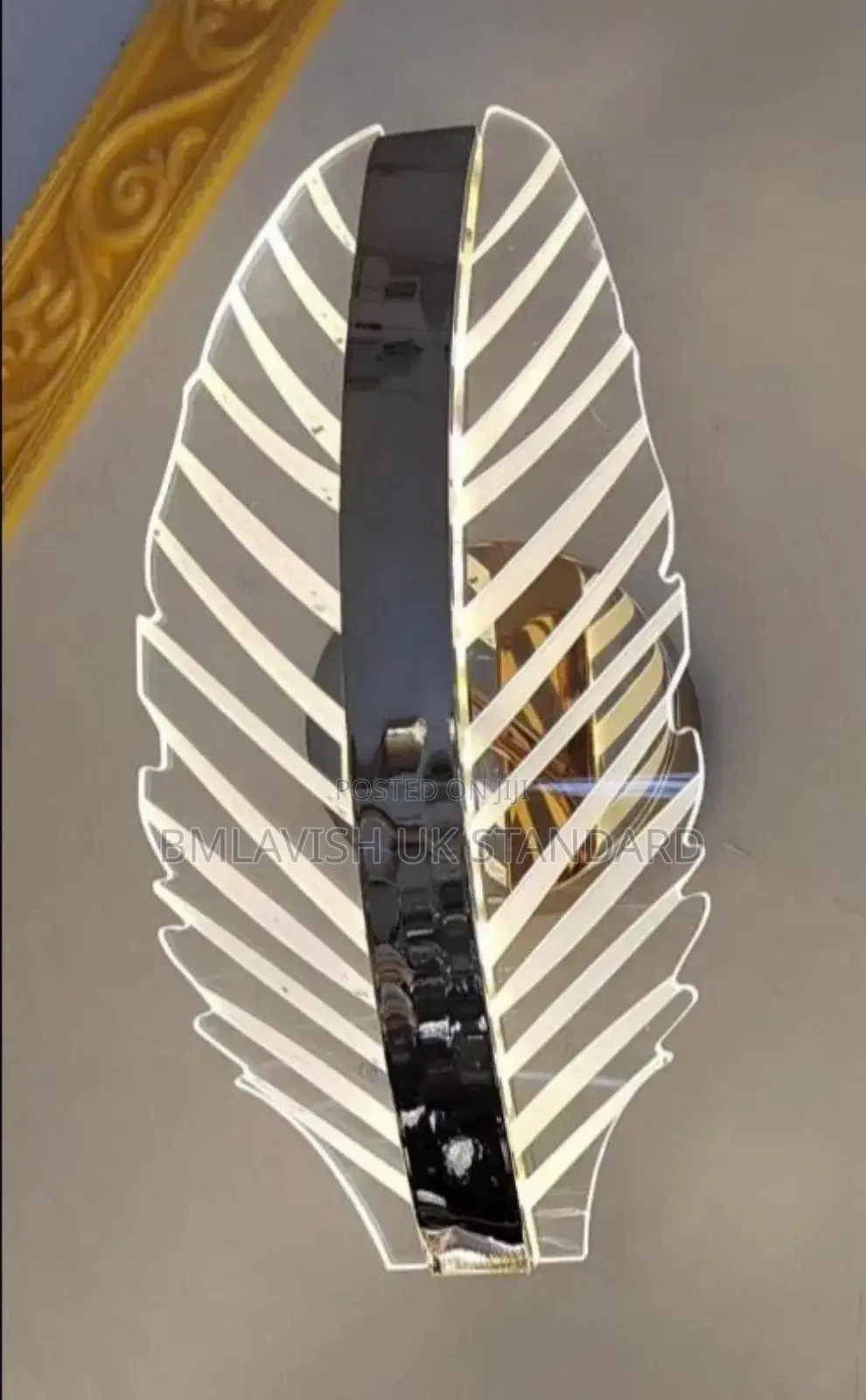 Modern Led Feather-Shaped Wall Light