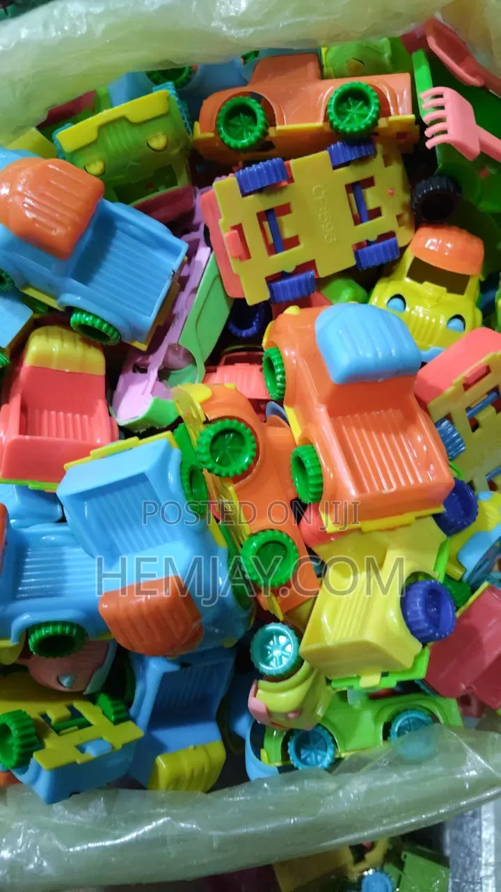 (100pcs) Kids Party Pack Mini Toys "Bike, Car, Tricycle, Statue