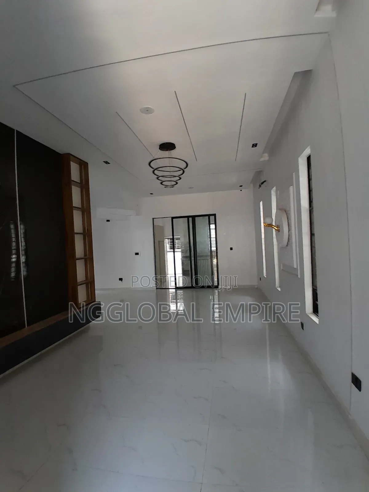 5bdrm Duplex in Ikota G R A for sale