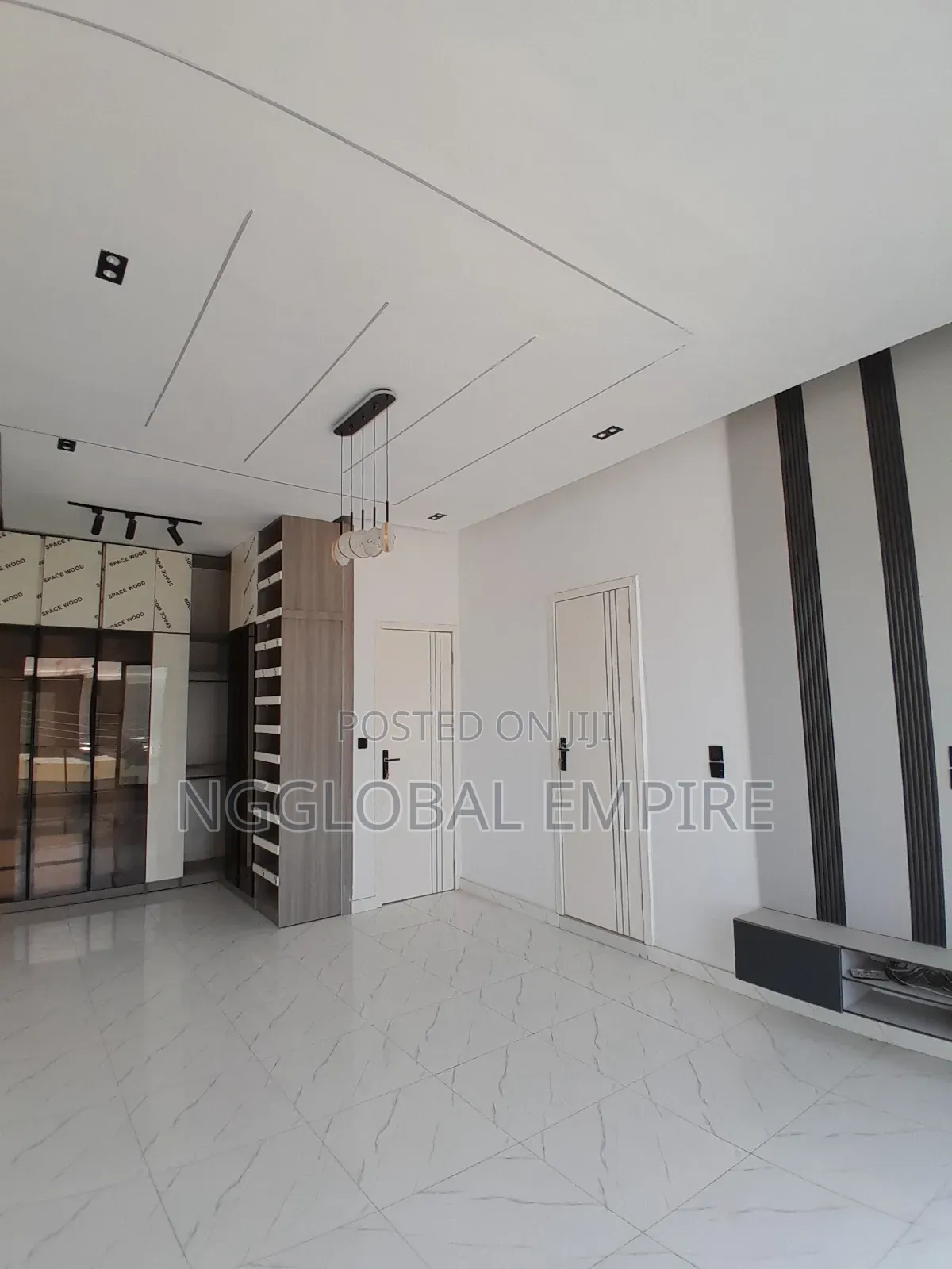 5bdrm Duplex in Ikota G R A for sale
