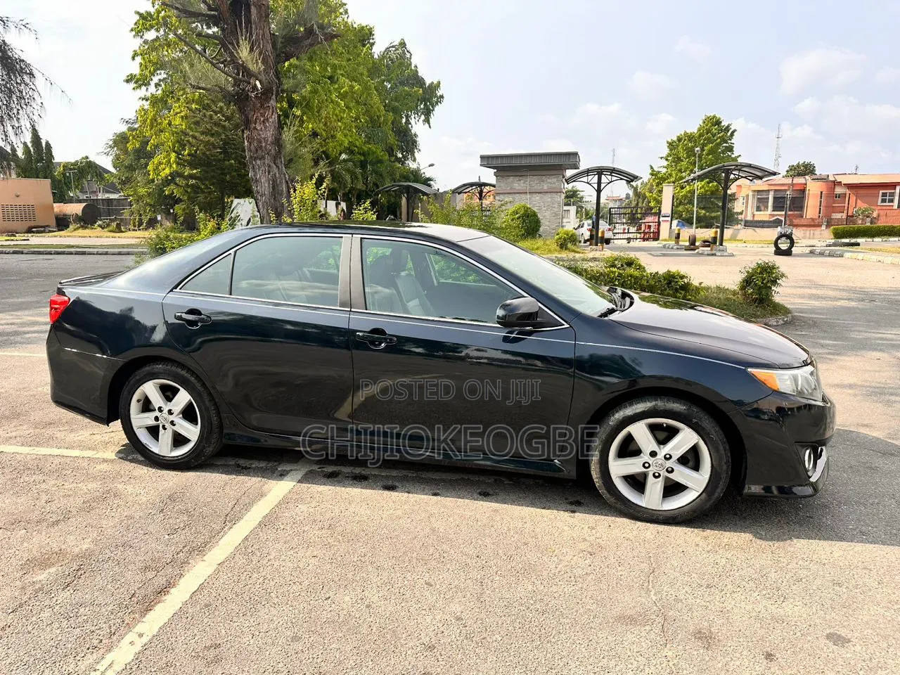 Toyota Camry SE 4dr Sedan (2.5L 4cyl 6A) 2012 Green