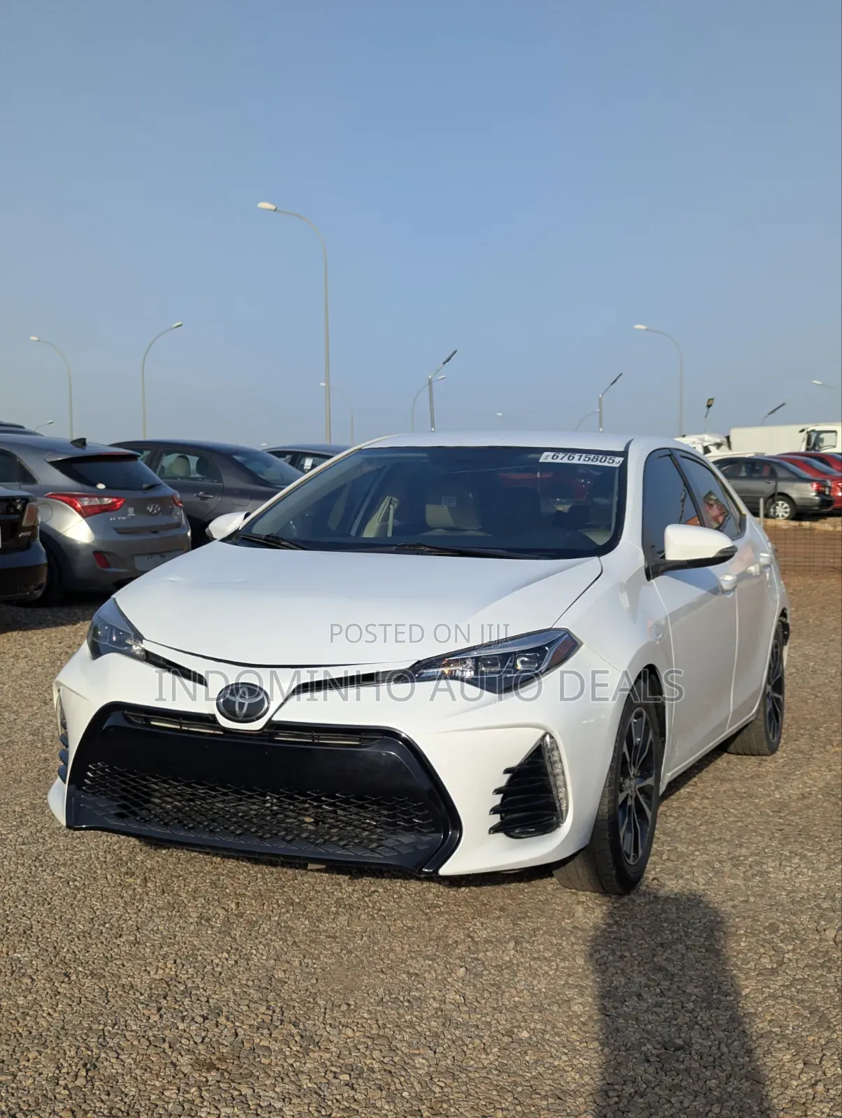 Toyota Corolla SE (1.8L 4cyl 2A) 2018 White