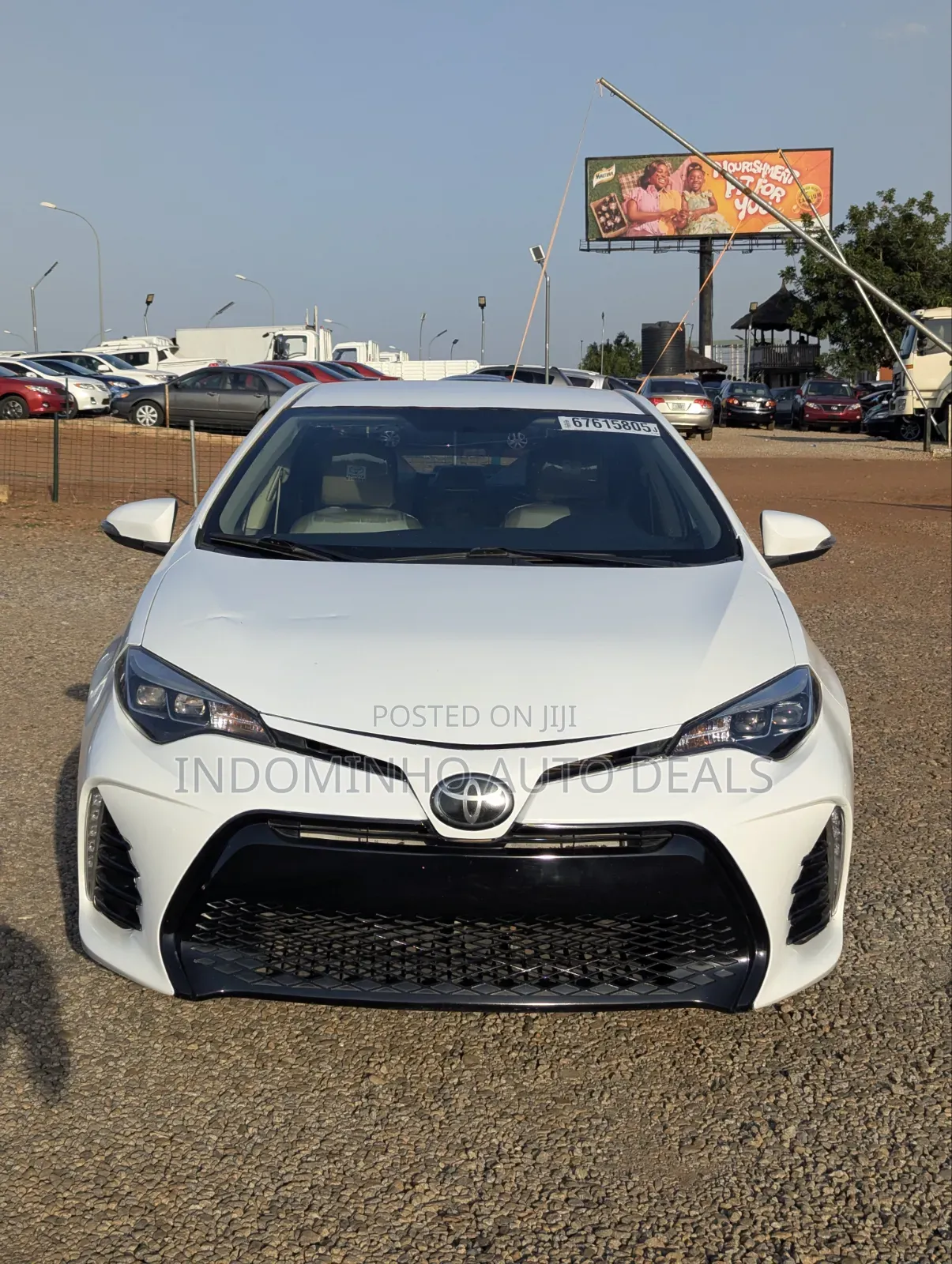 Toyota Corolla SE (1.8L 4cyl 2A) 2018 White