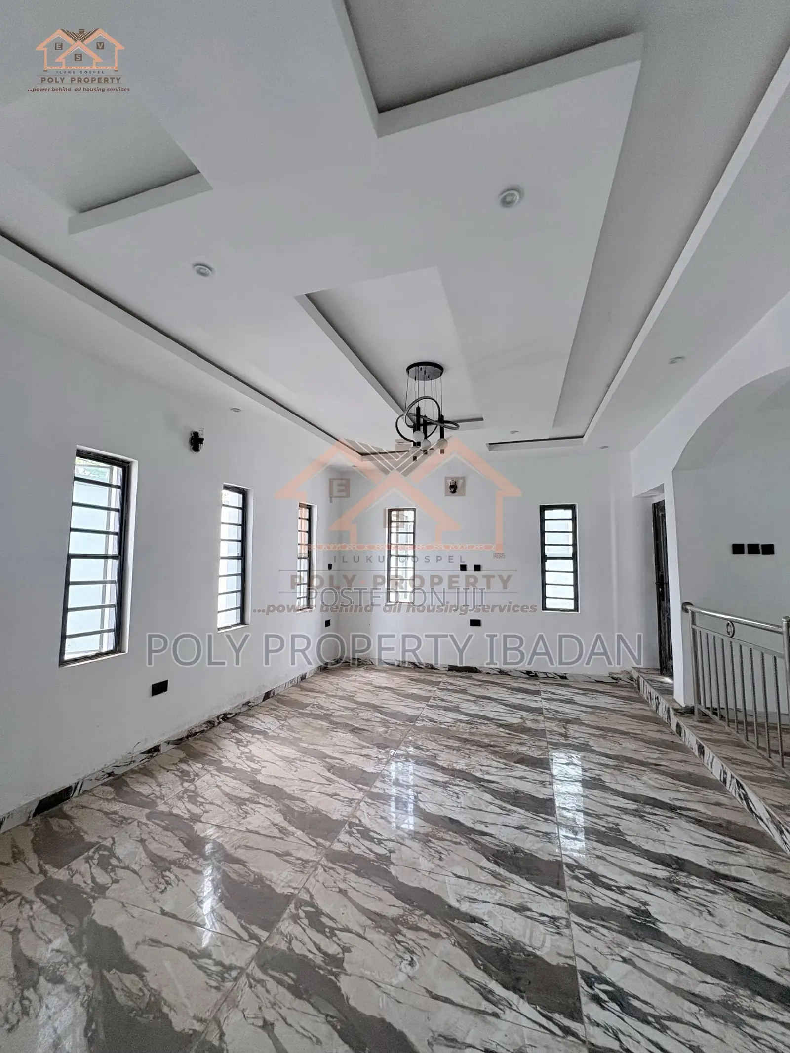 4bdrm Duplex in Kolapo Ishola Gra, Ibadan for sale