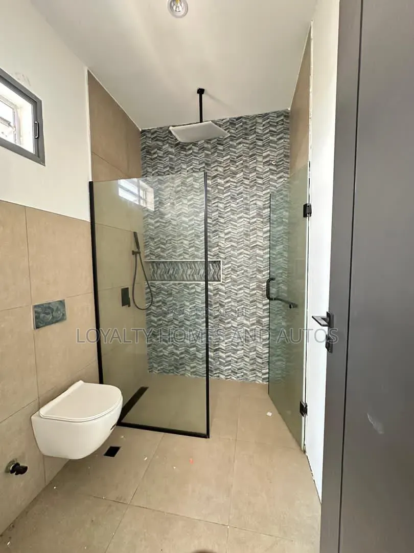 5bdrm House in Ogba Ikeja for sale