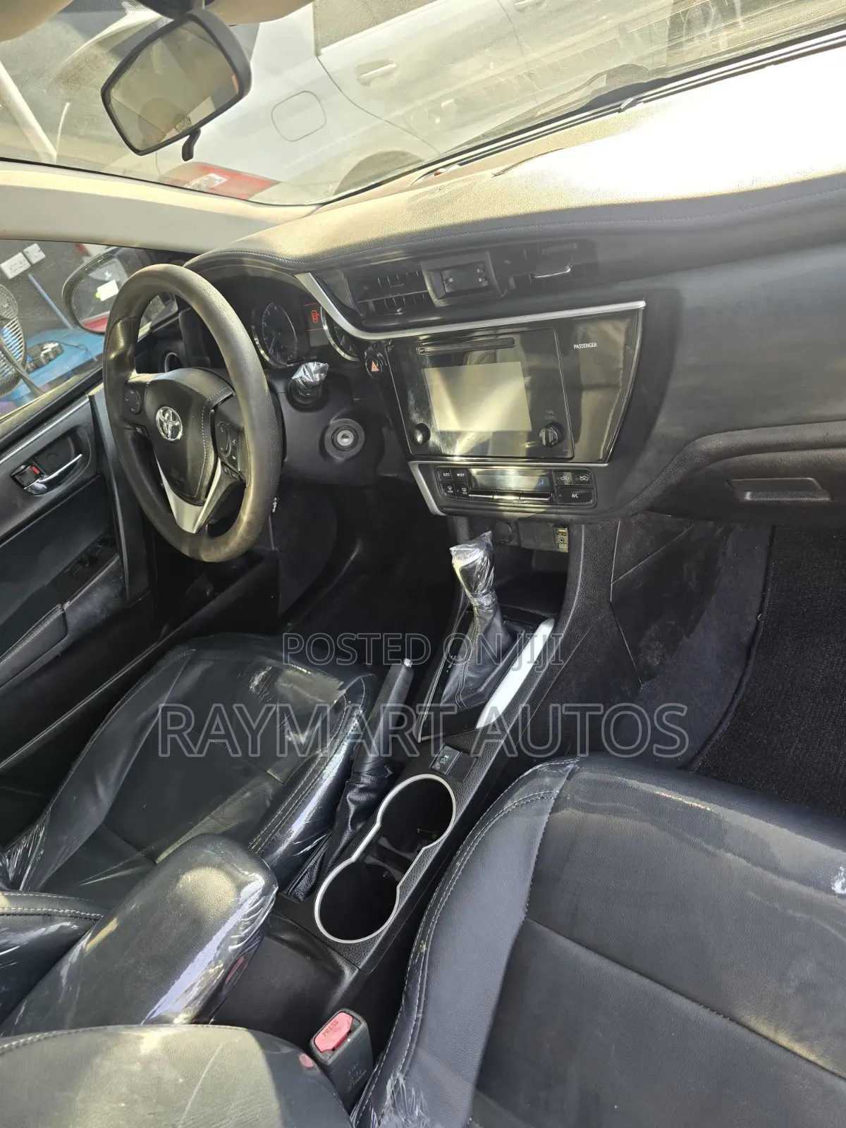 Toyota Corolla LE ECO w/Package 1 4dr Sedan (1.8L 4cyl CVT) 2017 Silver