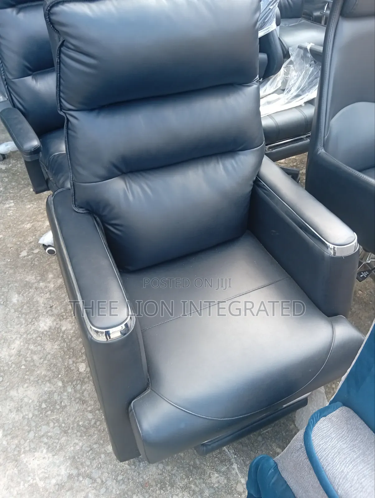 Luxury Home Theater Cinema Recliner Chair.