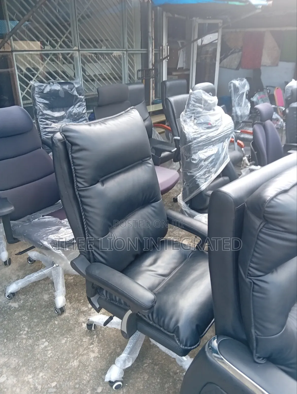 Luxury Home Theater Cinema Recliner Chair.