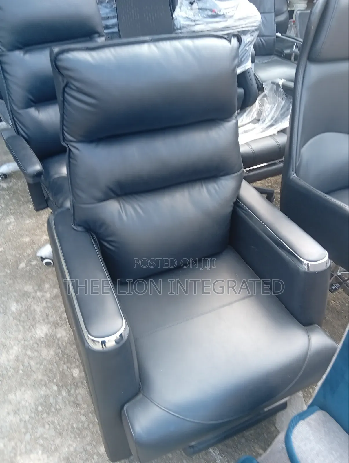 Luxury Home Theater Cinema Recliner Chair.
