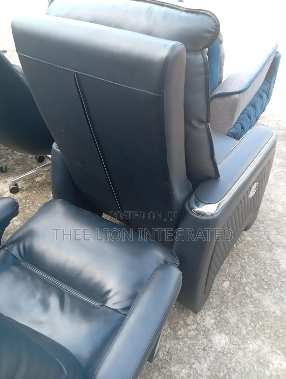 Luxury Home Theater Cinema Recliner Chair.