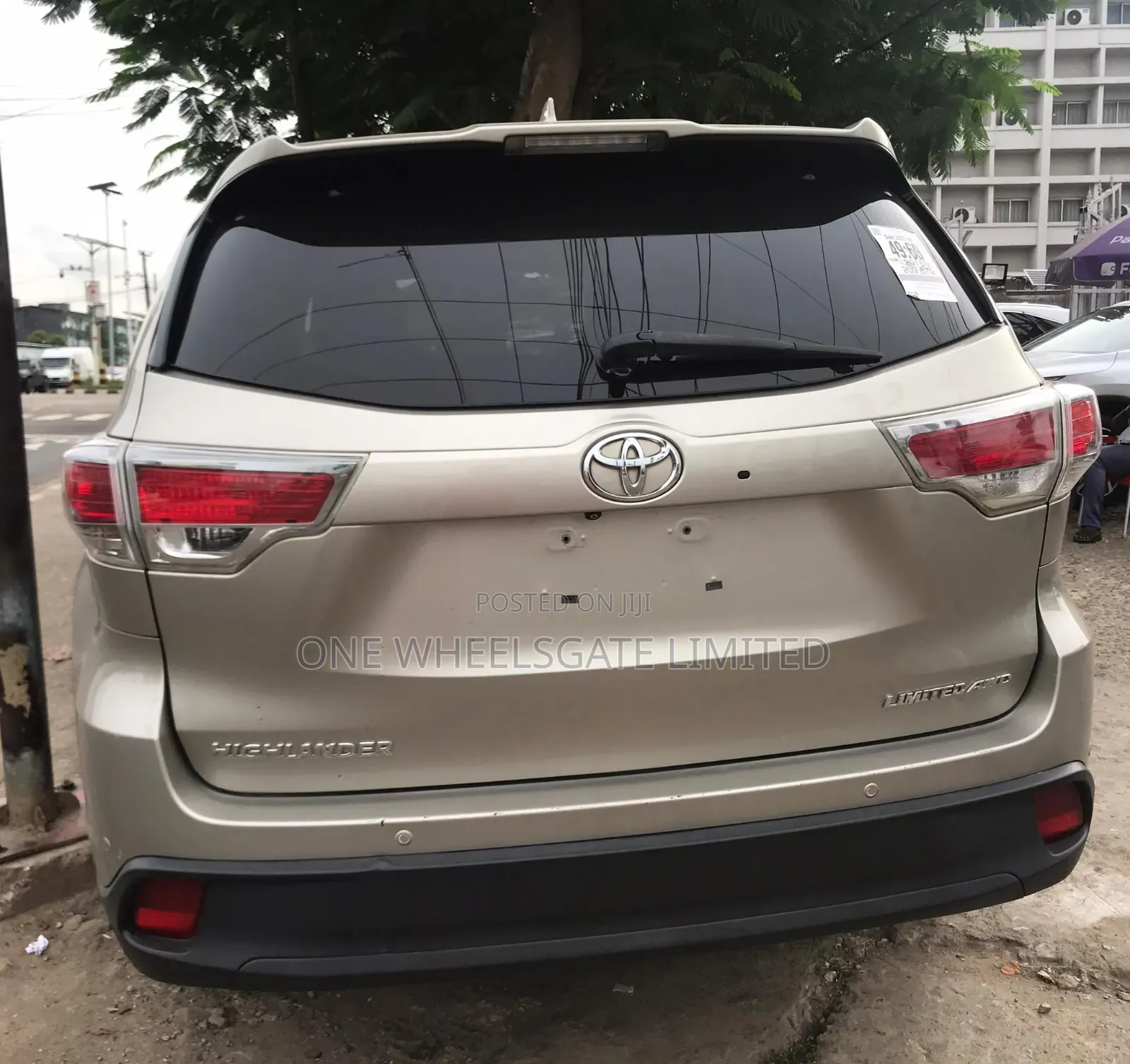 Toyota Highlander Limited 4dr SUV AWD (3.5L 6cyl 6A) 2015 Gold