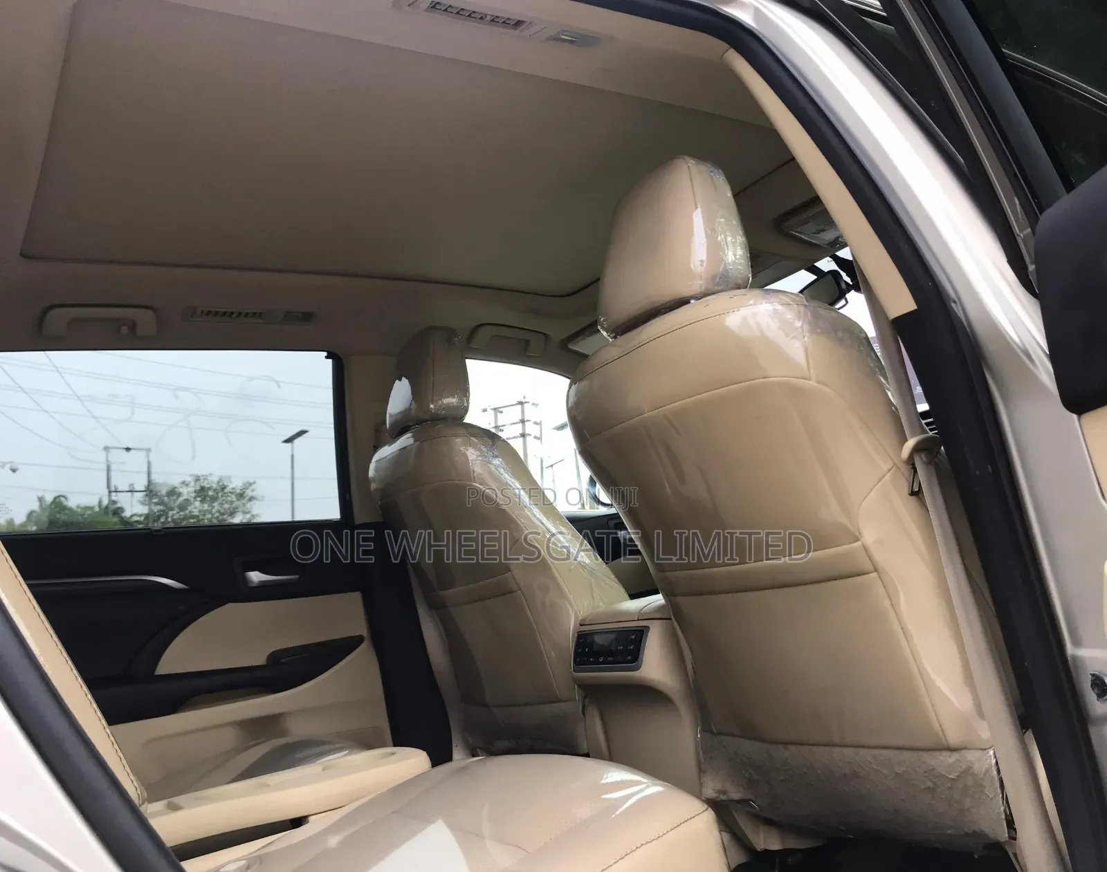 Toyota Highlander Limited 4dr SUV AWD (3.5L 6cyl 6A) 2015 Gold