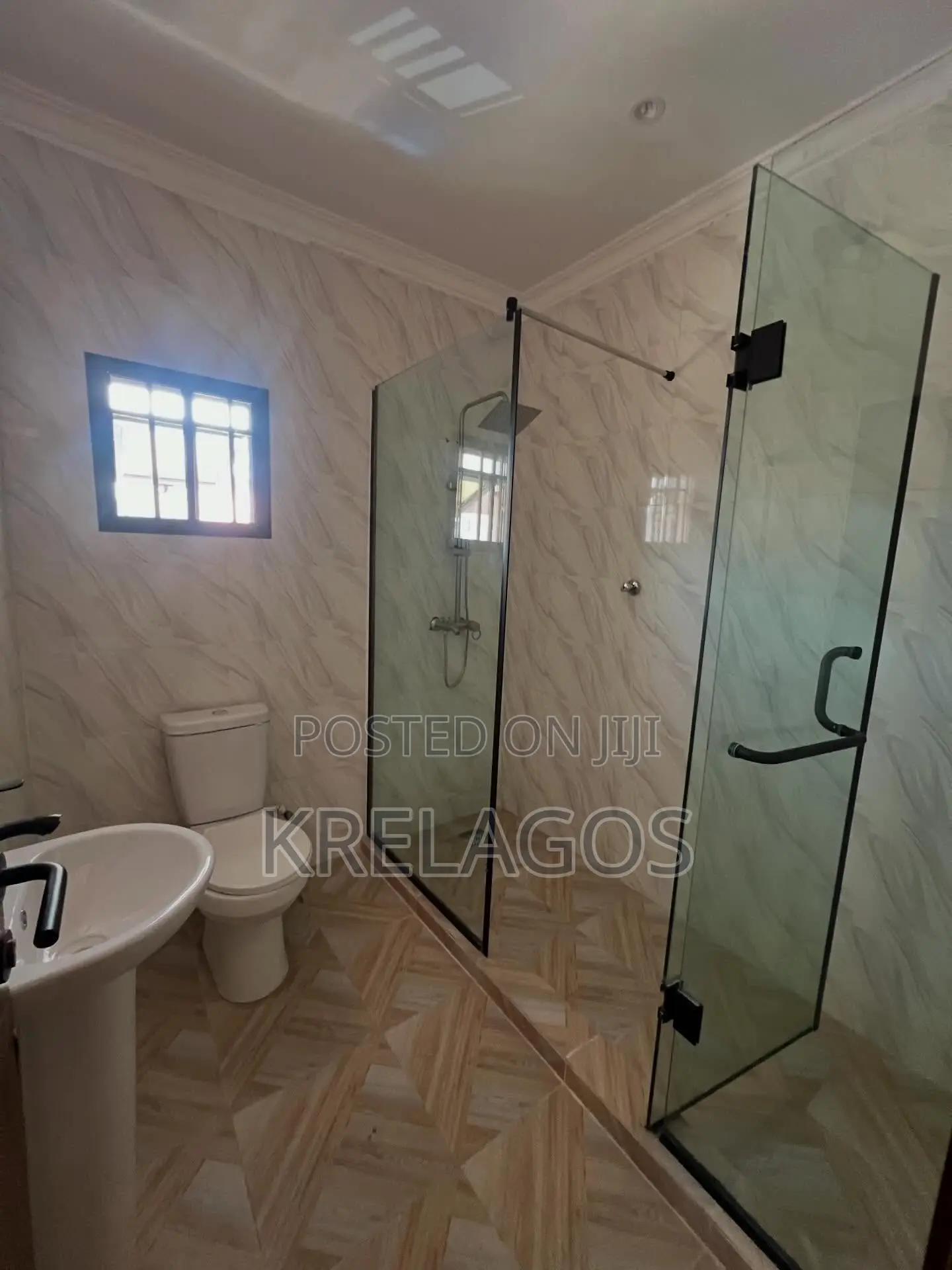 4bdrm Duplex in Chevron for rent