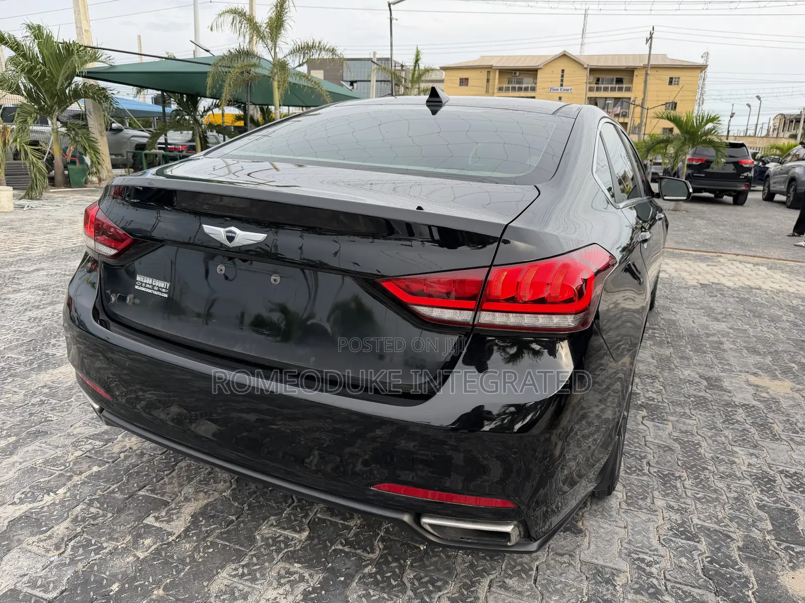 Hyundai Genesis 2016 Black