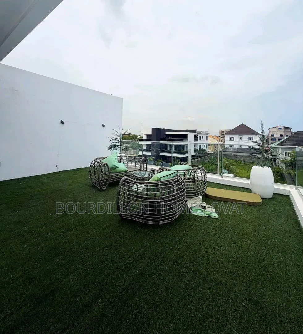 5bdrm Duplex in Megamound Estate for sale