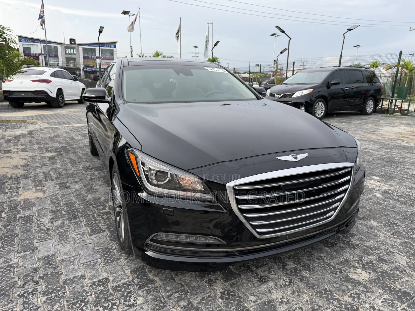 Hyundai Genesis 2016 Black