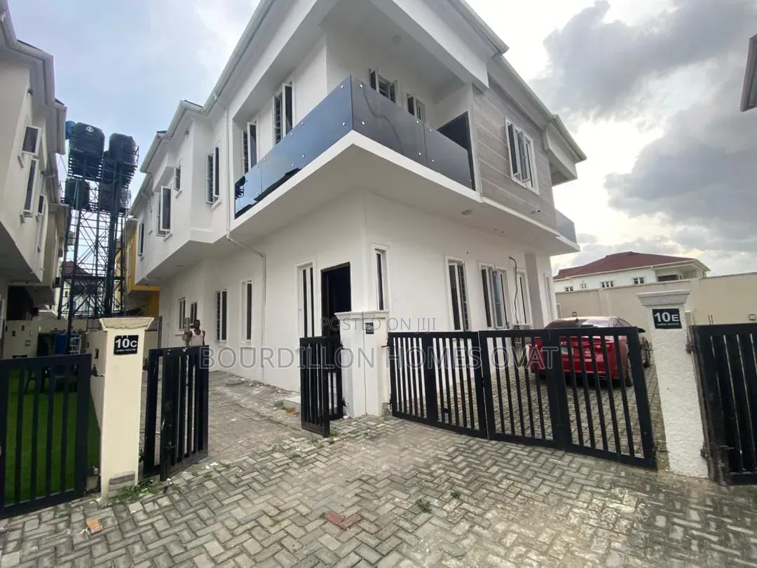 4bdrm Duplex in Harris Drive By Vgc for rent