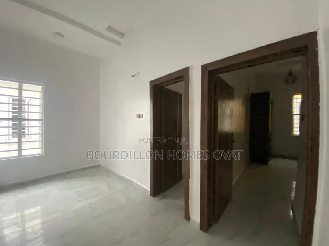 4bdrm Duplex in Harris Drive By Vgc for rent