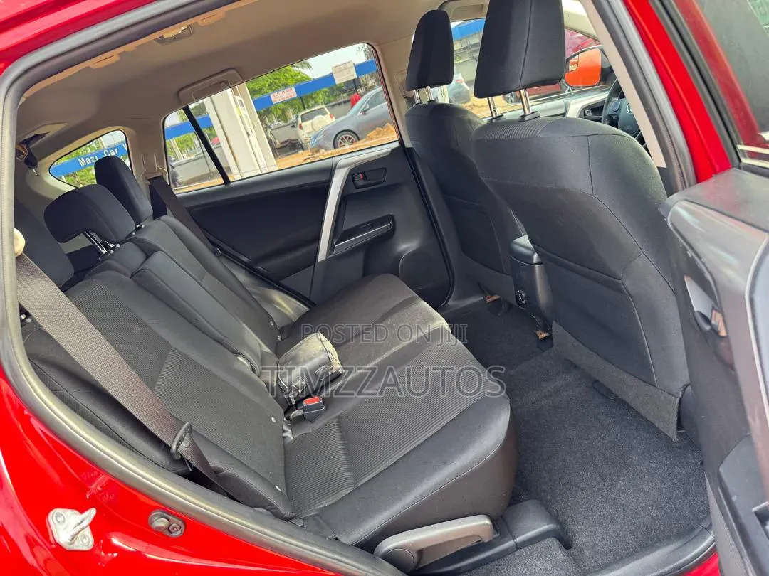 Toyota RAV4 LE Front-wheel Drive (2.5L 4cyl 6A) 2016 Red