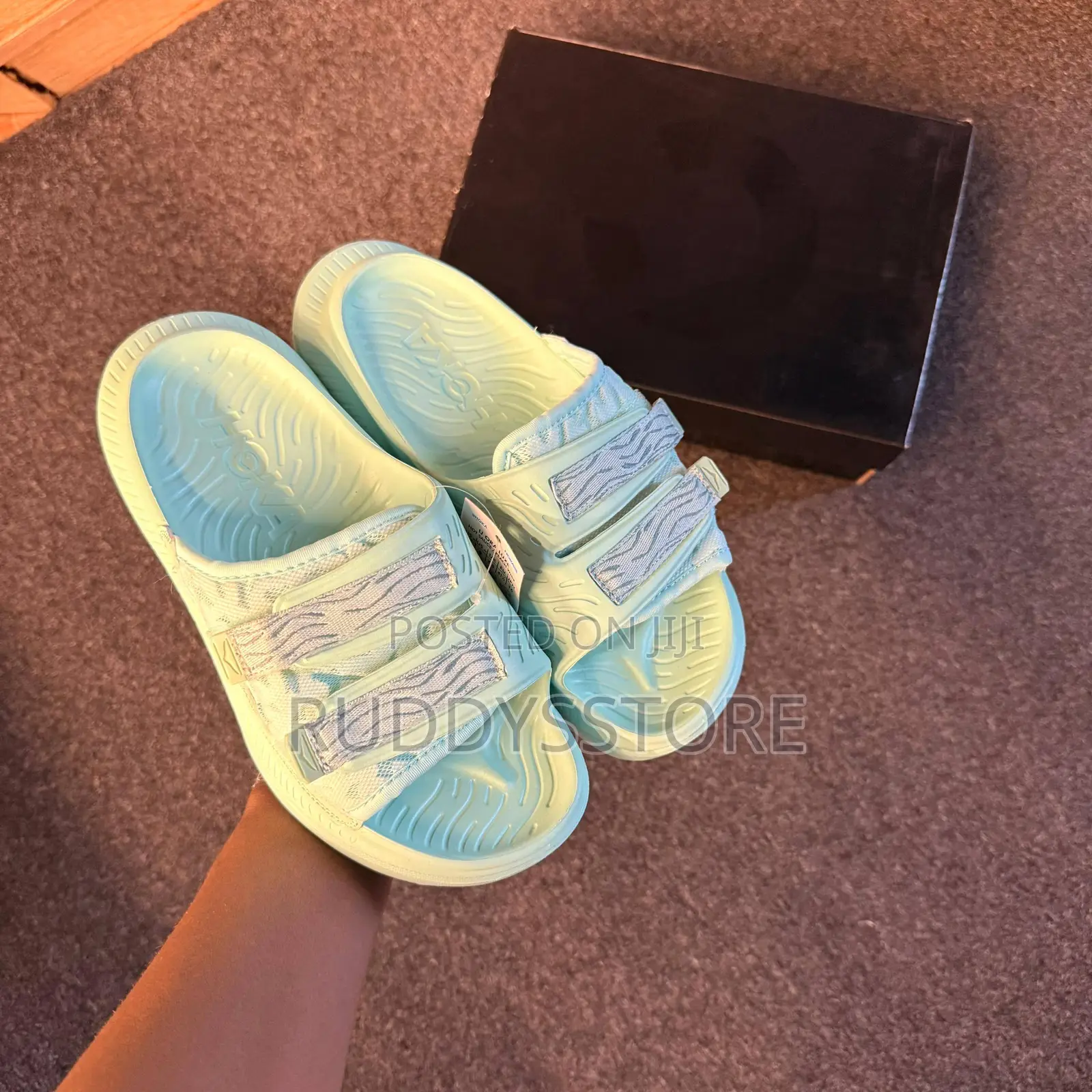Hoka Ora Luxe Recovery Slide Sandals