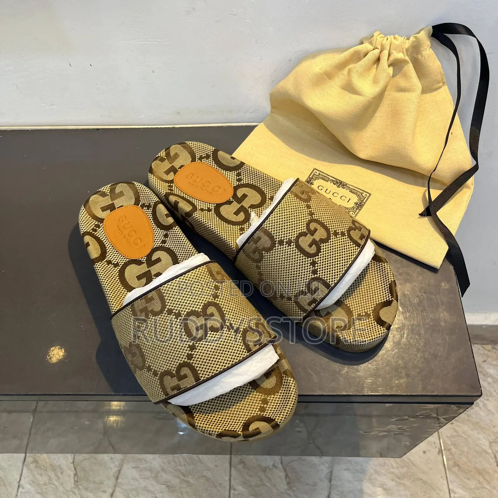 Gucci Gg Supreme Canvas Slides