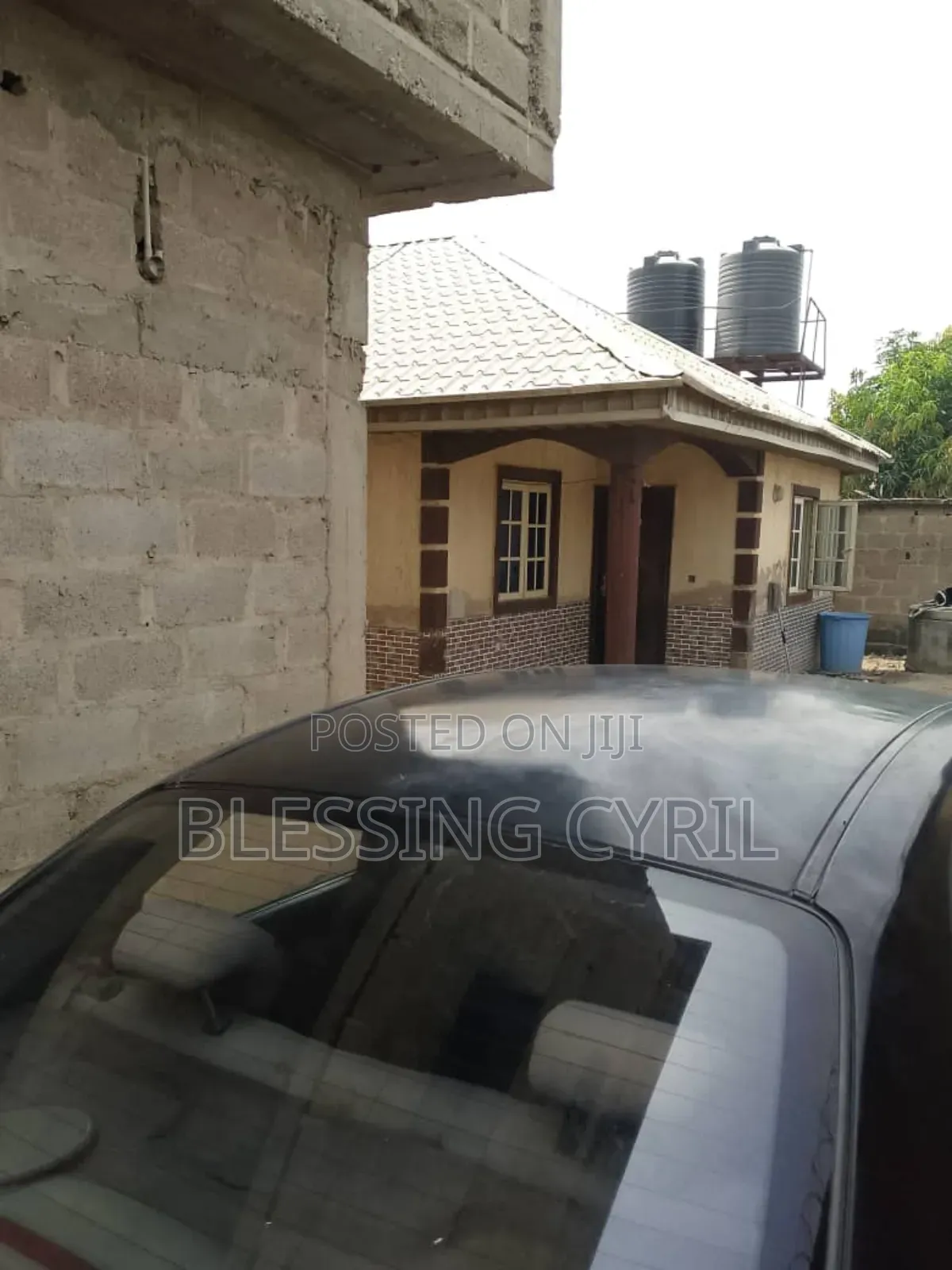 8bdrm House in Standalone Estate, Dei-Dei for sale