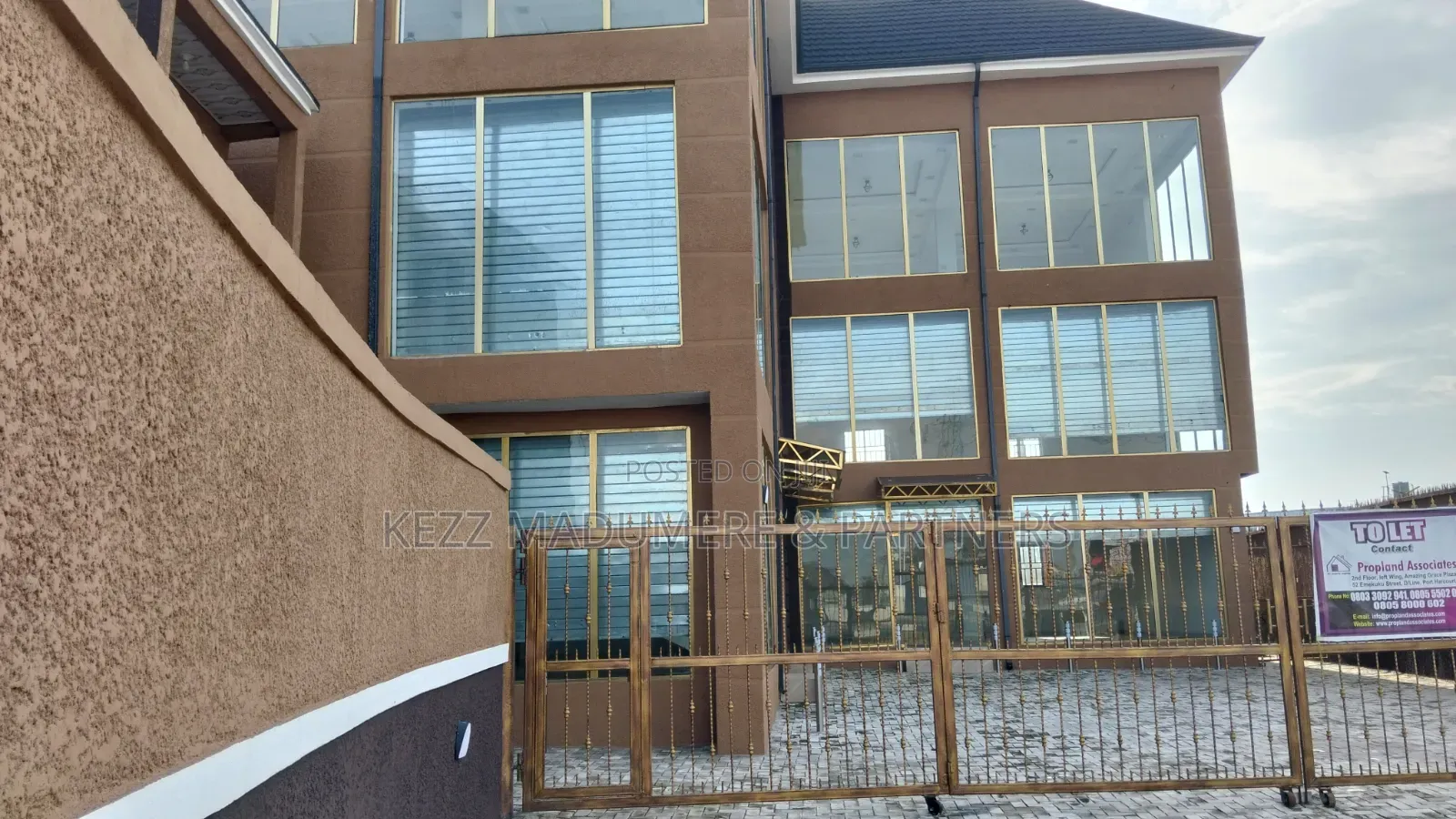 To Let : 2 Storey Plaza for Cooperate Rental Airport Rd Ph