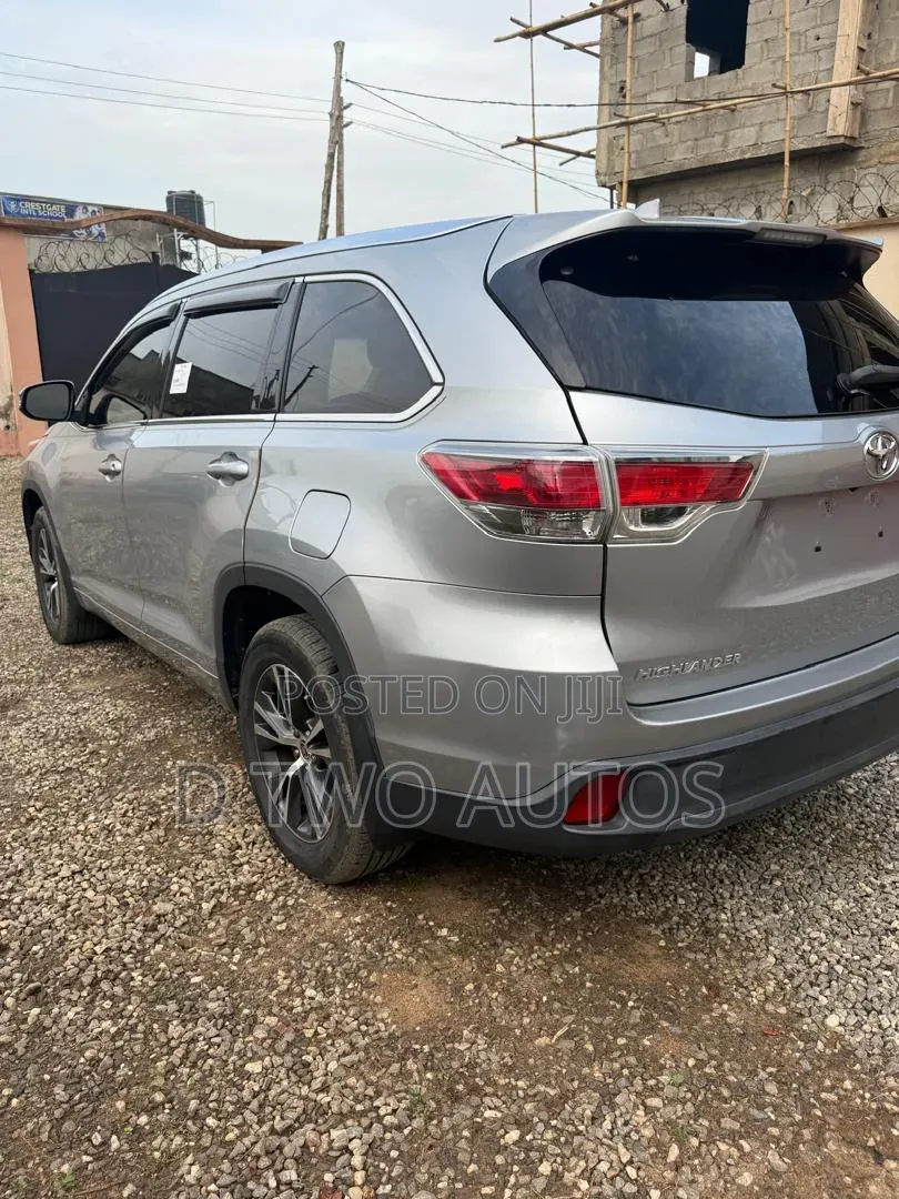 Toyota Highlander XLE V6 4x2 (3.5L 6cyl 6A) 2016 Silver