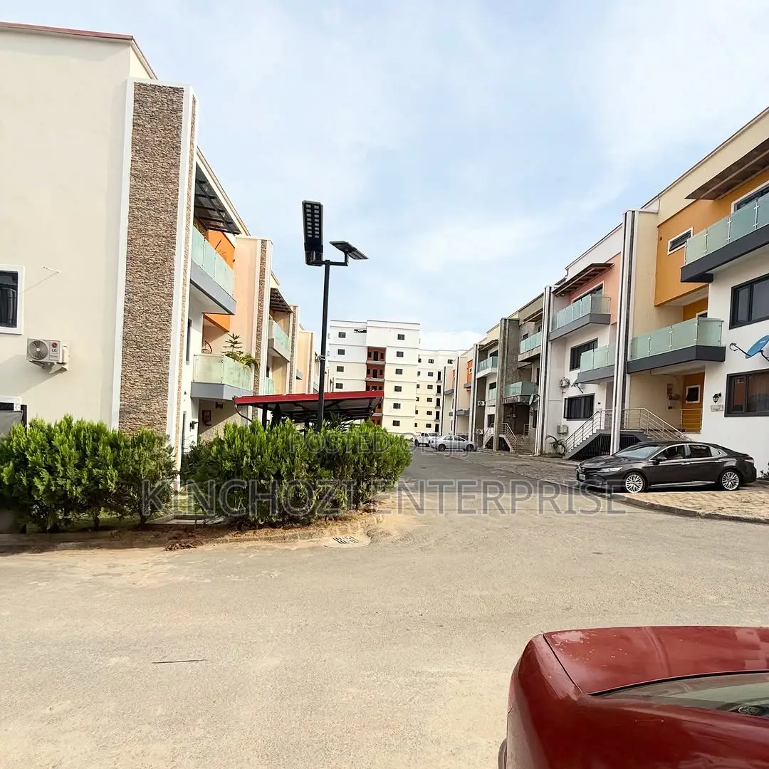 4bdrm Duplex in Kado for rent